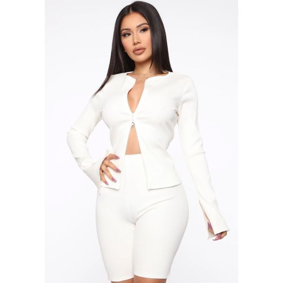 Fashion Nova My Way Biker Shorts & Zip Up Set in White Size Medium - Picture 2 of 13